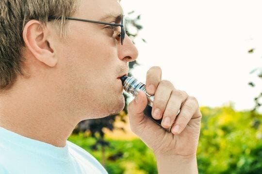 zahnfleischentzündung durch e-zigarette - Ursachen Symptome und was Zahnärzte jetzt raten