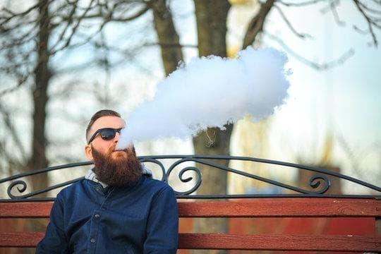Elf Bar e Zigarette Test 2025 – Elf Bar e Zigarette kaufen Ratgeber zu Geschmack Akkulaufzeit Sicherheit und Shop Tipps